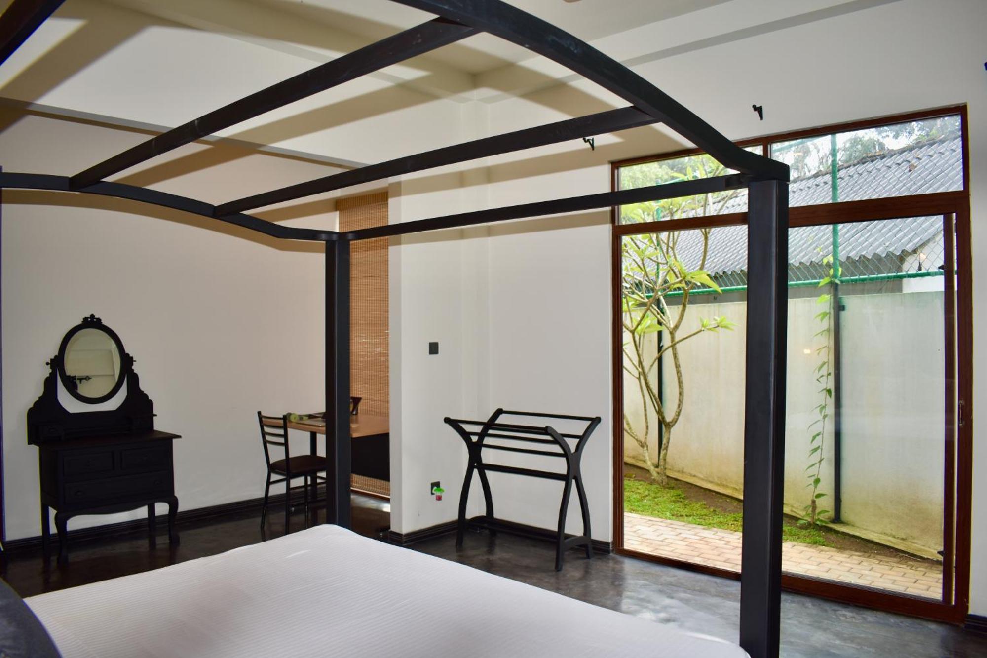 Surf N Summer Hikkaduwa Exterior photo